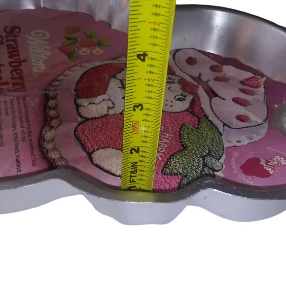VTG Strawberry Shortcake Wilton Aluminum Cake Mold Pan - Picture 7 of 7